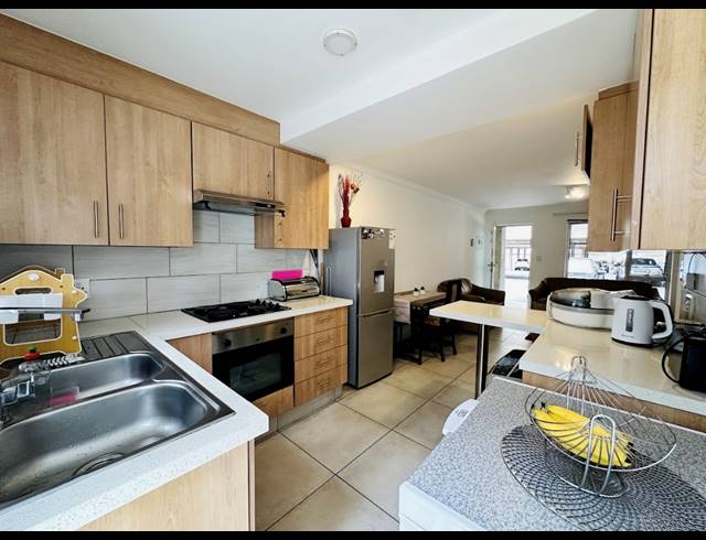 2 BEDROOM TOWNHOUSE FOR SALE IN LAMBTON